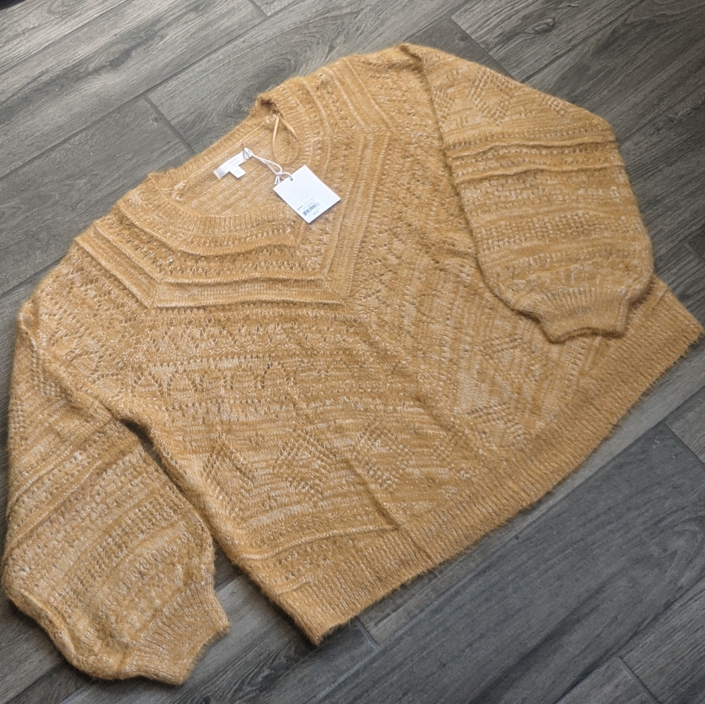 LC Gold Super Soft Pointelle Bell Sleeve Sweater